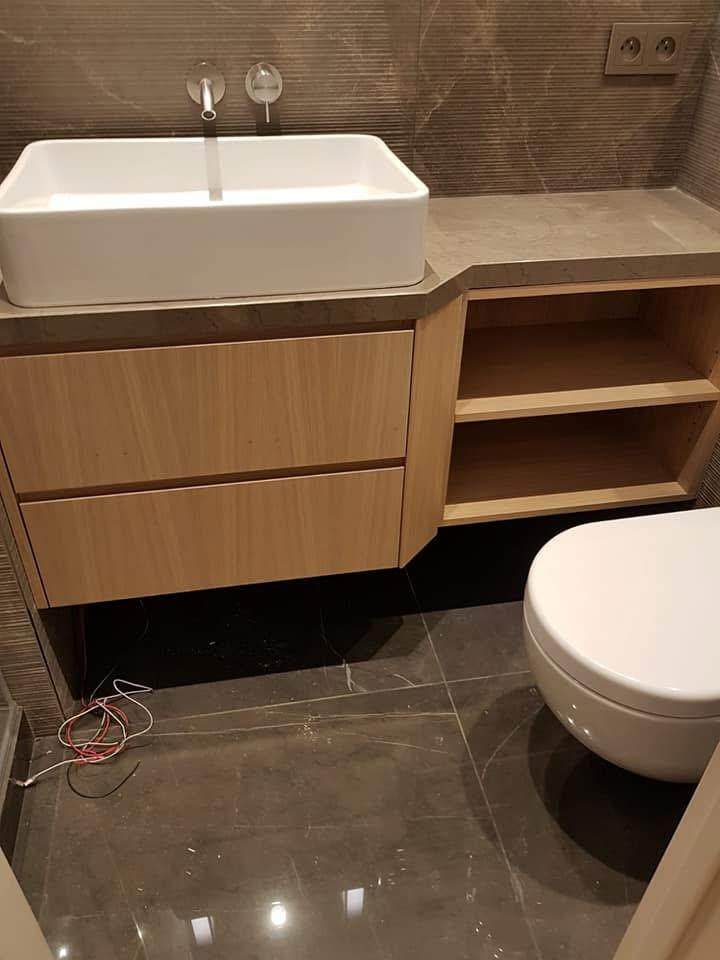 Mobile con ante a ribalta