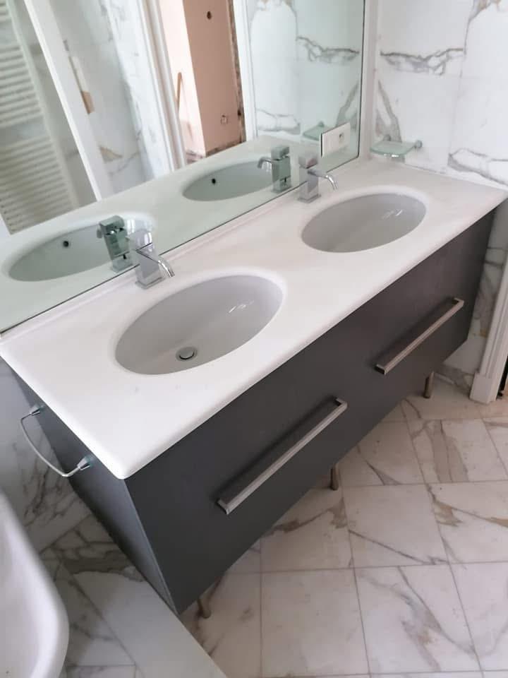 Composizione bagno con specchiera