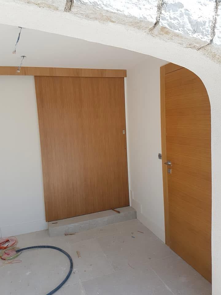 Porta con traversa e specchiature