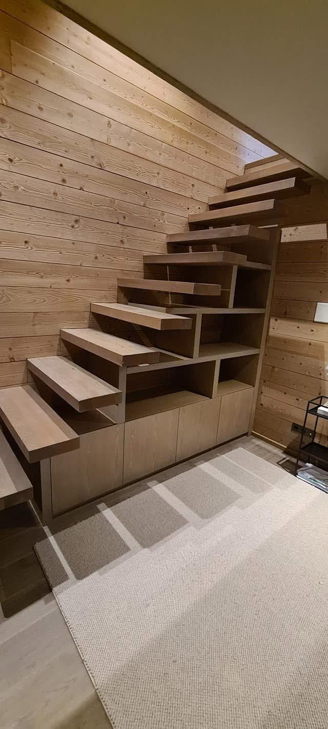 Scala con gradini a sbalzo